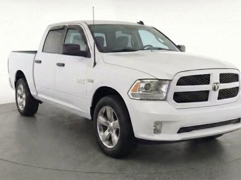 Used 2017 RAM 1500 Express image 2