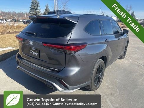 Used 2023 Toyota Highlander XSE image 3
