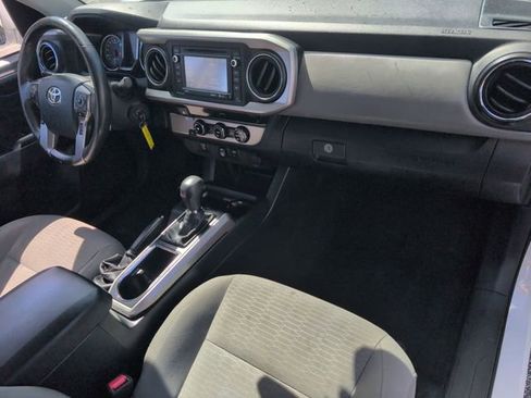 Used 2018 Toyota Tacoma SR5 RWD image 26