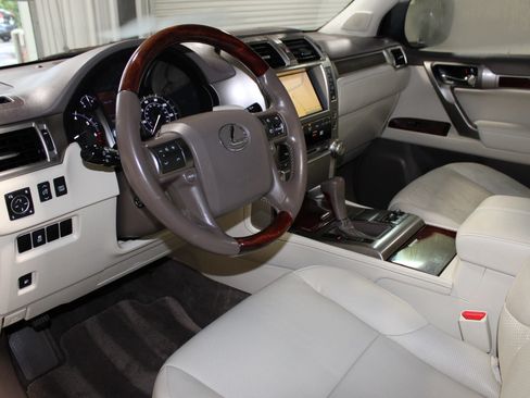 Used 2011 Lexus GX 460 w/ Comfort Plus Pkg AWD/4WD image 23