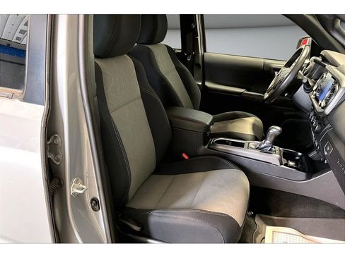 Used 2021 Toyota Tacoma TRD Sport w/ Advanced Technology Package AWD/4WD image 8