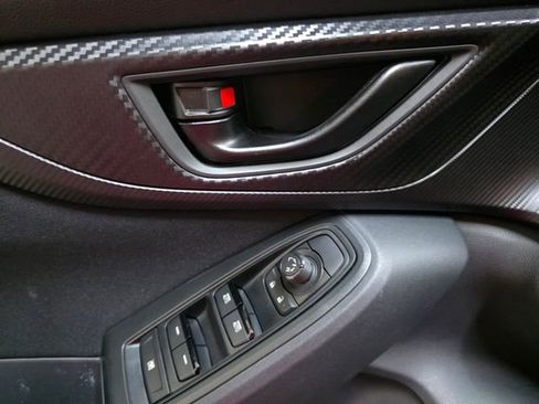 Used 2019 Subaru Crosstrek 2.0i image 12