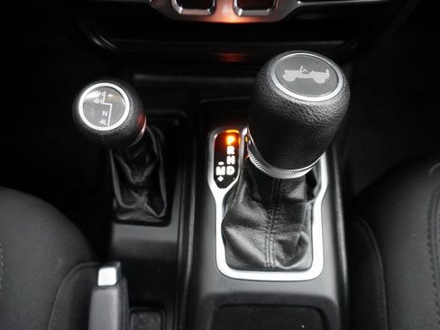 Used 2021 Jeep Wrangler Sport S image 15