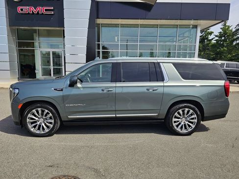 Used 2024 GMC Yukon XL Denali w/ Denali Reserve Package AWD/4WD image 2