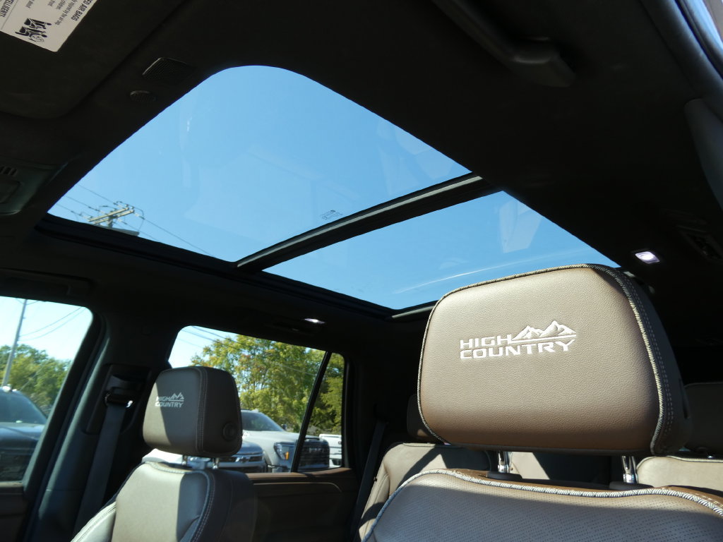 Certified 2022 Chevrolet Tahoe High Country AWD/4WD image 31