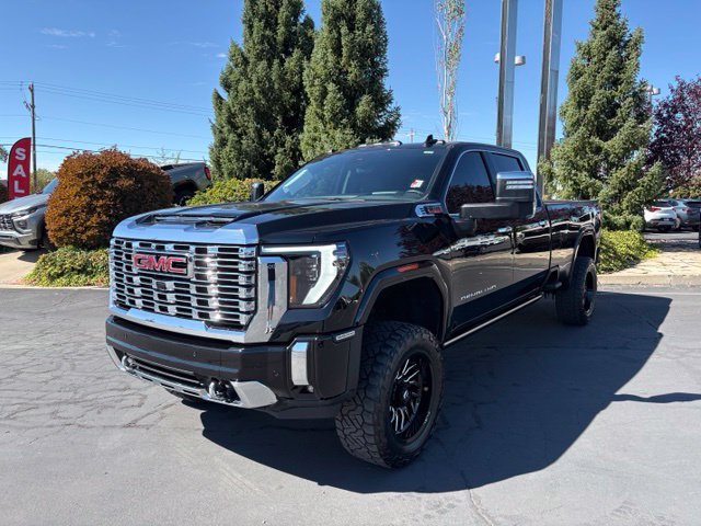 Used 2025 GMC Sierra 3500 Denali w/ Denali Reserve Package AWD/4WD image 1