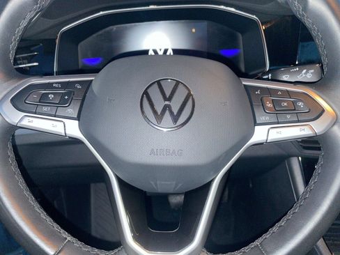 Used 2025 Volkswagen Jetta SE image 27