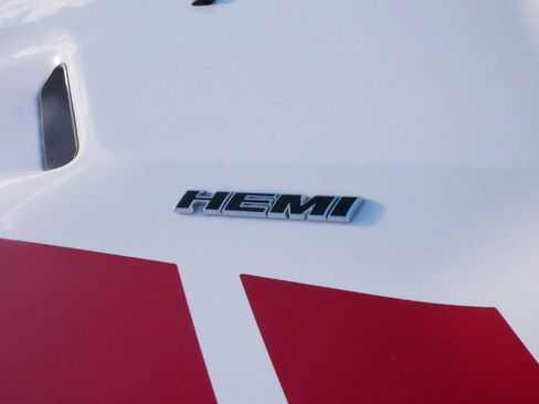 Used 2013 Dodge Challenger R/T image 29