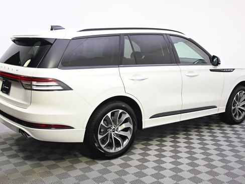 New 2026 Lincoln Aviator AWD w/ Jet Appearance Package image 7