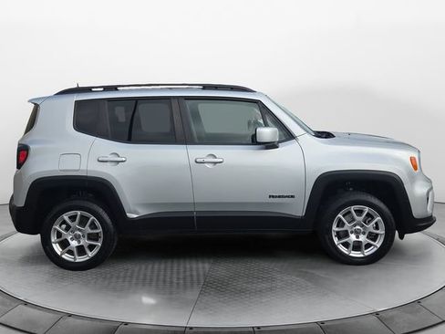Used 2019 Jeep Renegade Latitude AWD/4WD image 6