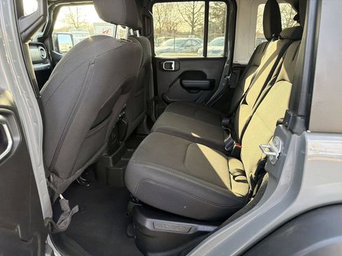 Used 2023 Jeep Wrangler Unlimited Rubicon 4xe w/ Cold Weather Group AWD/4WD image 14