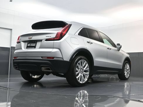 Used 2020 Cadillac XT4 Luxury w/ Cold Weather Package FWD image 25