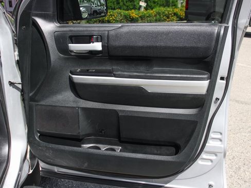 Used 2017 Toyota Tundra SR5 image 36