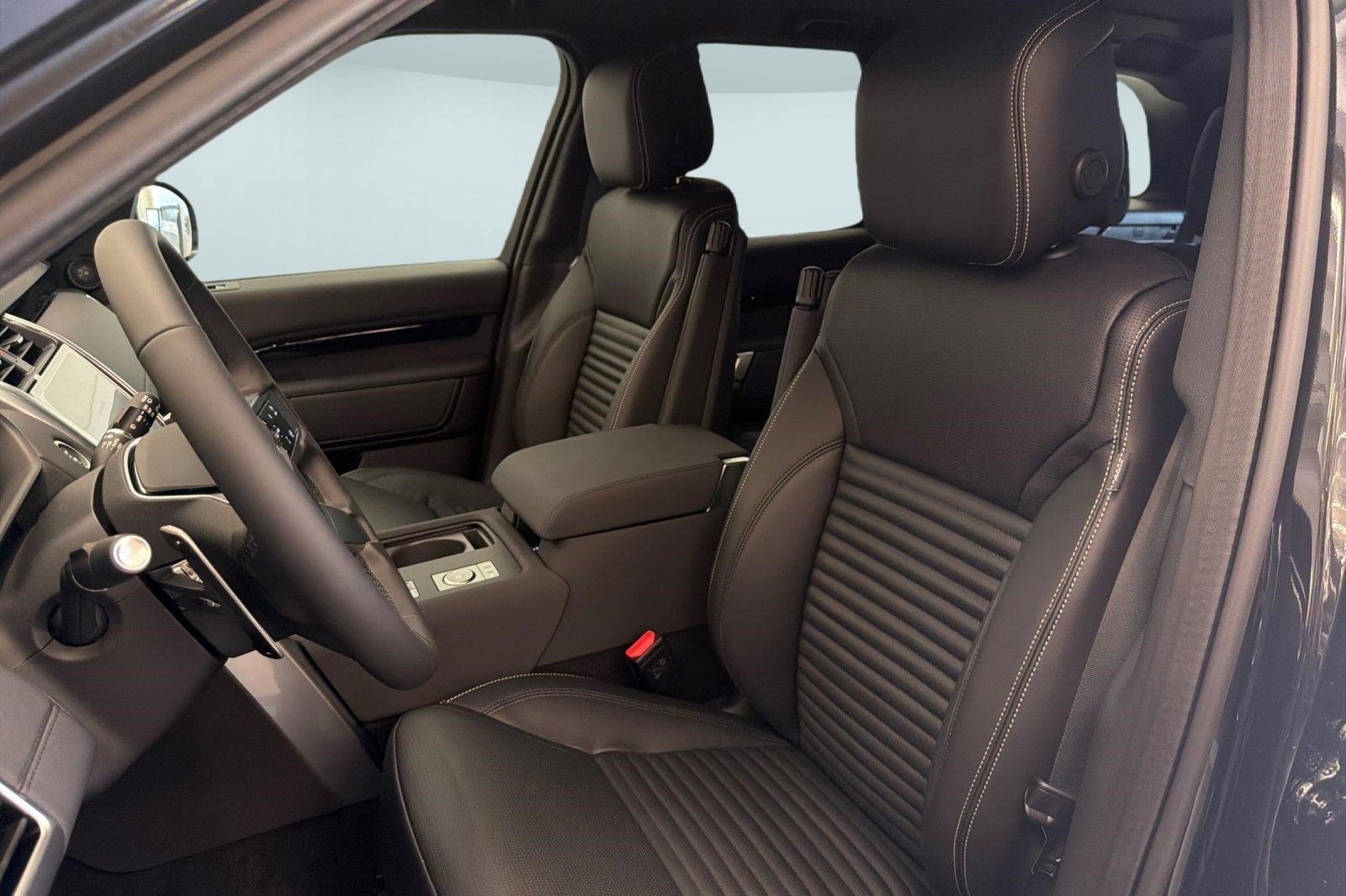New 2026 Land Rover Discovery S AWD/4WD image 5