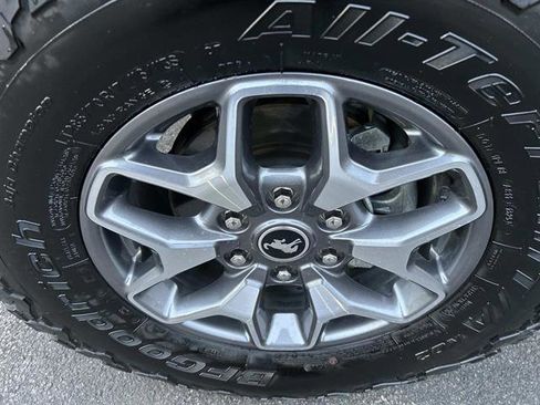 Used 2025 Ford Bronco Badlands image 9