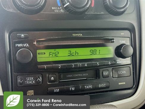 Used 2005 Toyota Highlander 4WD V6 w/ 3rd Row image 13
