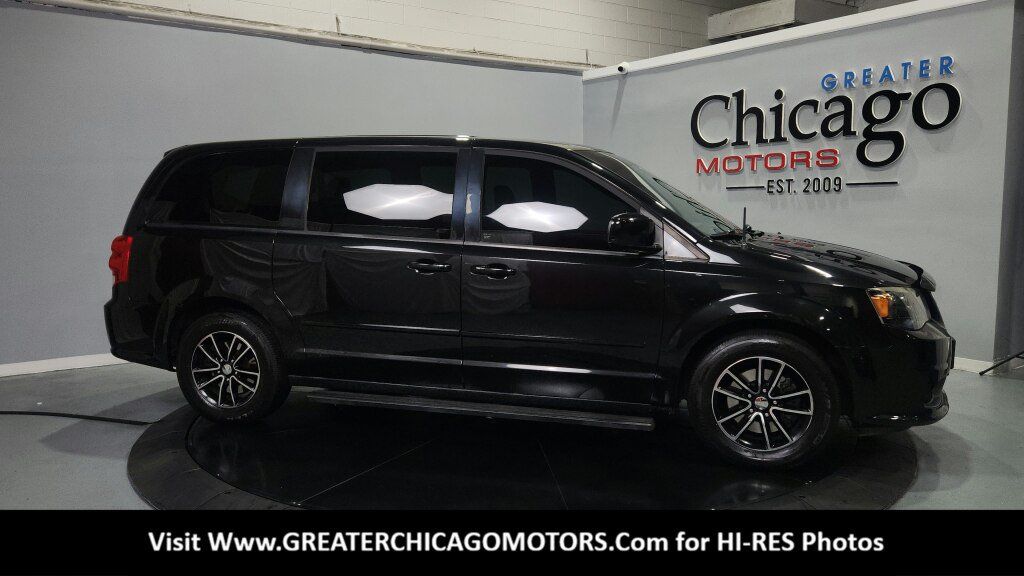 Used 2015 Dodge Grand Caravan SXT w/ Blacktop Package FWD image 1