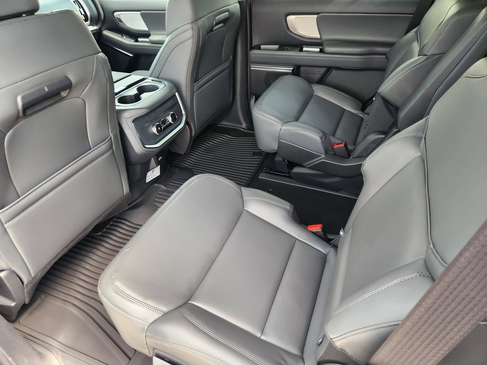 New 2026 Ford Expedition Active RWD image 23