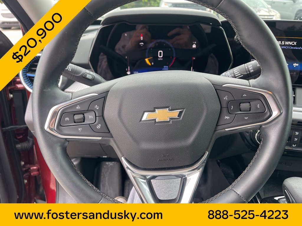 Used 2024 Chevrolet Trax LT w/ Sunroof Package FWD image 10