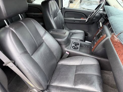 Used 2007 Chevrolet Avalanche LTZ w/ LTZ Preferred Equipment Group image 20