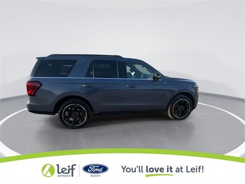 Used 2023 Ford Expedition Limited image 11