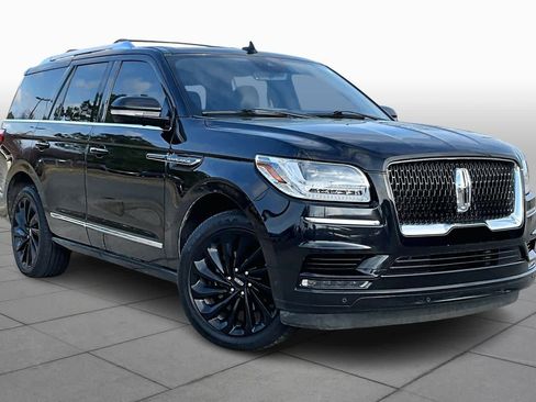 Used 2021 Lincoln Navigator Reserve image 3