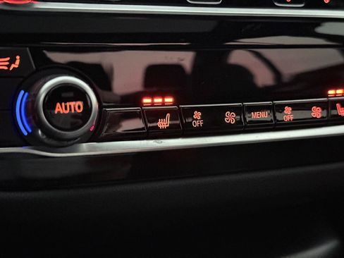 Used 2023 BMW 540i xDrive w/ M Sport Package image 36