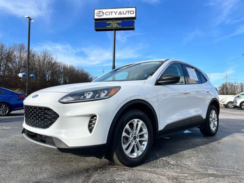 Used 2022 Ford Escape SE image 4