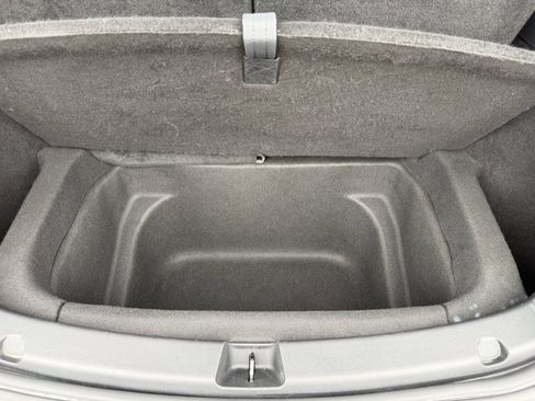 Used 2023 Tesla Model Y Long Range AWD/4WD image 45