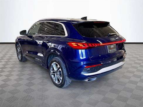 Certified 2025 Audi Q5 Premium w/ Convenience Package AWD/4WD image 5