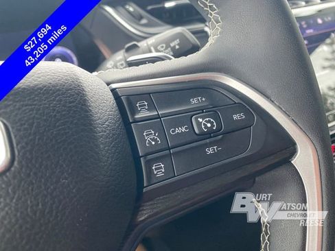 Used 2023 Jeep Grand Cherokee Laredo image 31