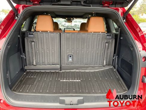 New 2026 Toyota Highlander Platinum AWD/4WD image 11