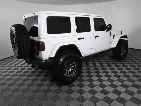 Used 2018 Jeep Wrangler Unlimited Sahara AWD/4WD image 24