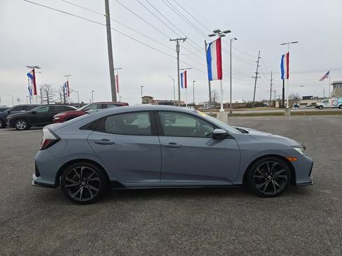 Used 2019 Honda Civic Sport Touring image 4