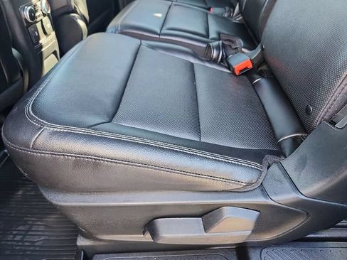 Used 2023 Ford Explorer Limited w/ Equipment Group 301A AWD/4WD image 28