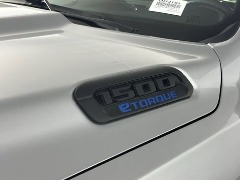 Used 2024 RAM 1500 Lone Star image 32