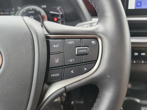Used 2024 Lexus UX 250h AWD w/ Premium Package image 34
