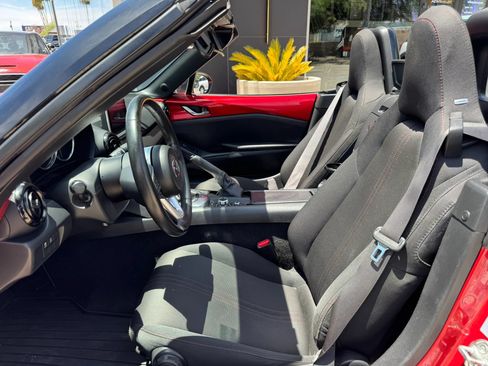 Used 2016 MAZDA MX-5 Miata Club RWD image 14