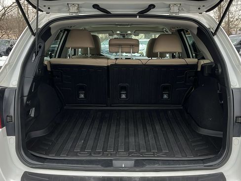 Used 2019 Subaru Outback 3.6R Limited image 26