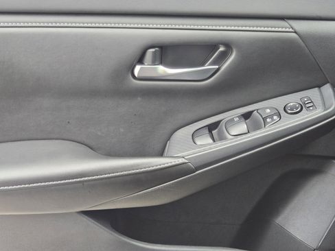 Used 2022 Nissan Sentra SV w/ Trunk Package FWD image 21