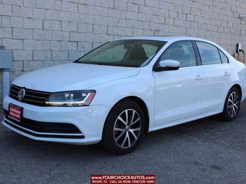 Used 2017 Volkswagen Jetta SE image 1
