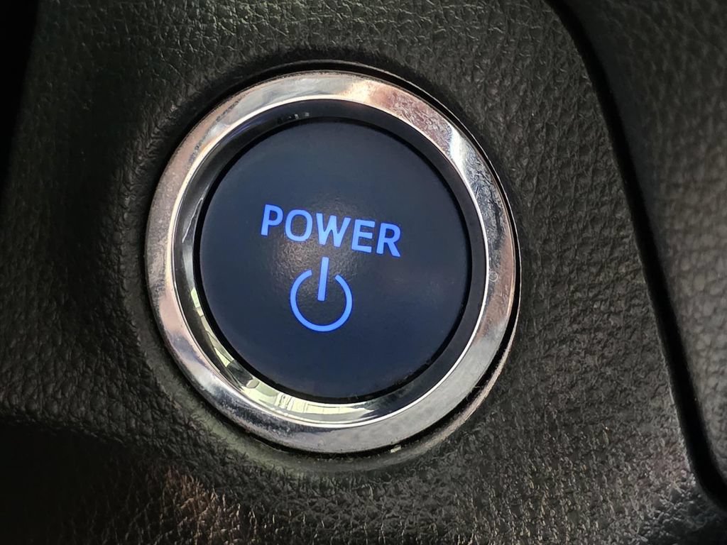 Used 2022 Toyota RAV4 XLE w/ Convenience Package AWD/4WD image 20