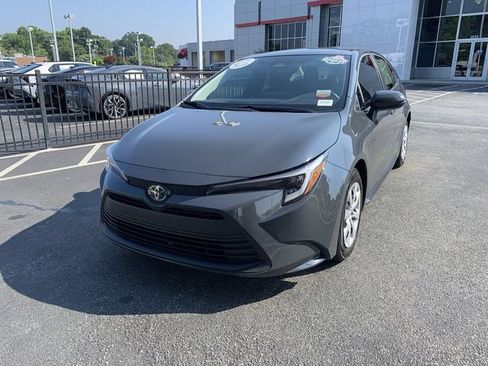 Certified 2025 Toyota Corolla LE FWD image 4