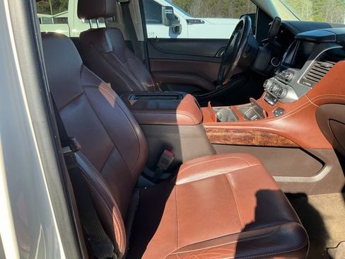 Used 2015 Chevrolet Suburban LTZ image 10