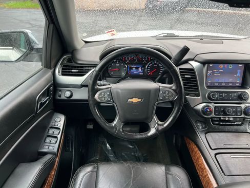 Used 2015 Chevrolet Suburban LTZ image 15