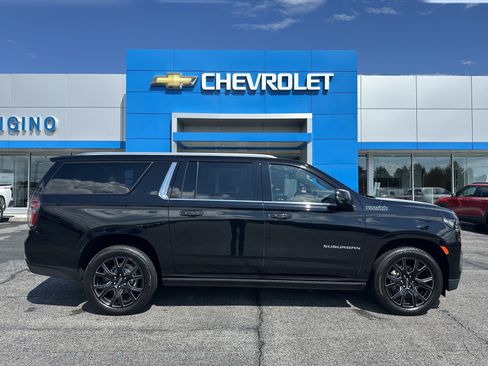 Certified 2023 Chevrolet Suburban High Country AWD/4WD image 1