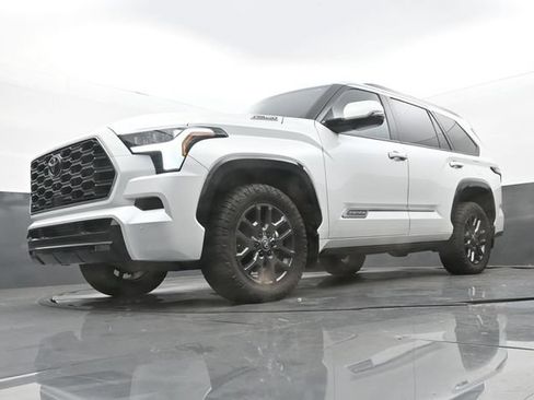 Used 2025 Toyota Sequoia Platinum AWD/4WD image 12