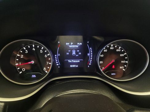 Used 2020 Jeep Compass Latitude FWD image 23