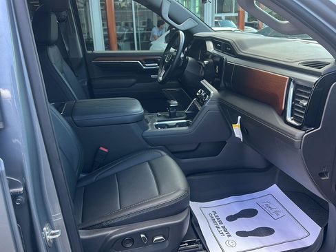Used 2023 GMC Sierra 1500 Denali w/ Denali Reserve Package AWD/4WD image 9