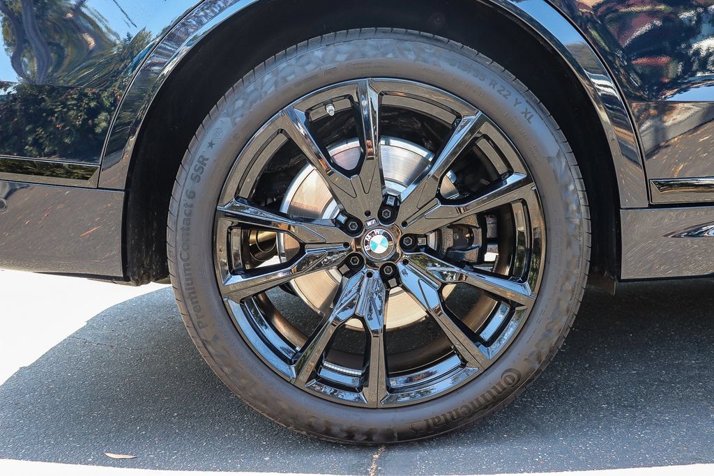 Used 2026 BMW X7 xDrive40i w/ M Sport Package AWD/4WD image 8
